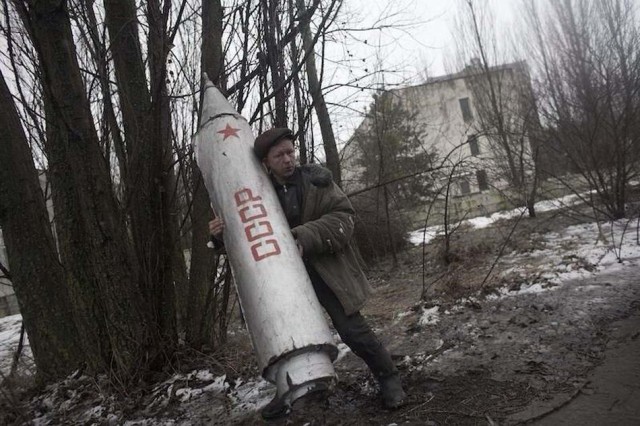 Можно ли спуститься с МКС с парашютом на Землю ?