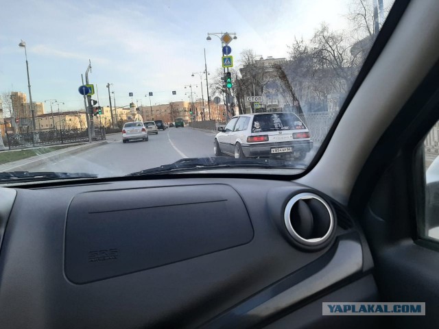 Икона стиля. Вспоминаем популярные авто со «слепыми» фарами