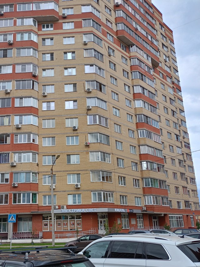Снаряд на месте взрыва в Сергиевом Посаде