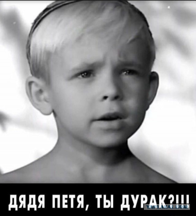 В Севастополе возник пожар после ракетной атаки