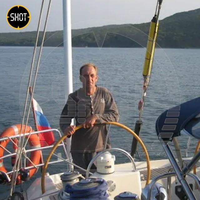 Жители Пхукета устроили бывшего моряка из Владивостока на работу в местный ресторан после того, как тайская жена бросила его вместе с сыном.