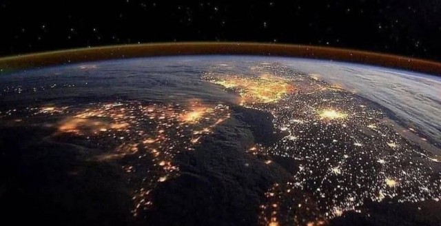 Первый взгляд на Землю из космоса
