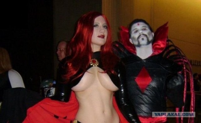 Девушки с Comicon 2012