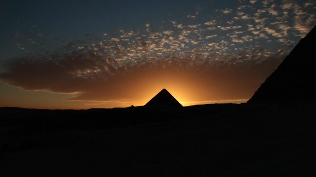 Почему нельзя забираться на пирамиду