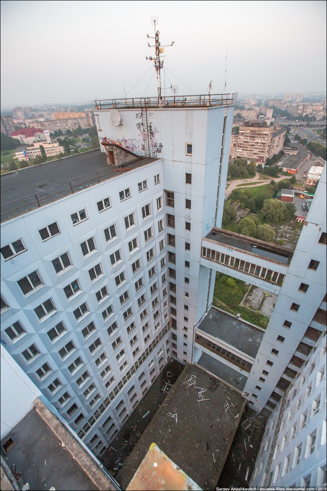 Калининградский заброшенный небоскреб-урод