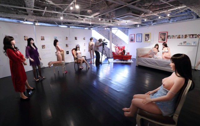 Выставка секс кукол в Японии