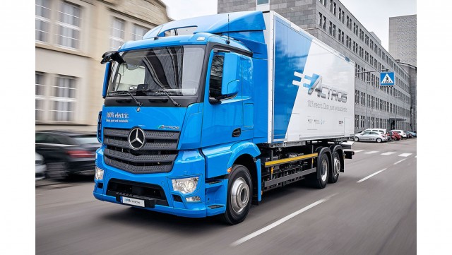 В ЕС решили отказаться от продаж грузовиков с бензиновыми и дизельными двигателями