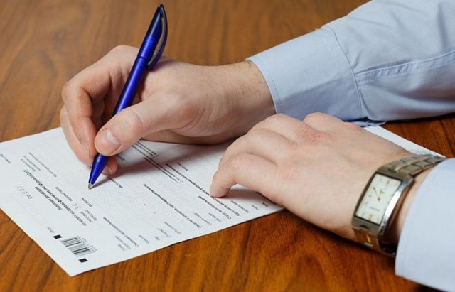 Директоров школ и главврачей могут обязать декларировать расходы