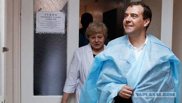 Медведев передумал насчет зарплат учителей