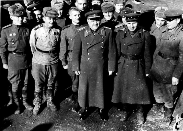 Первые два послевоенных года в исторических фотографиях