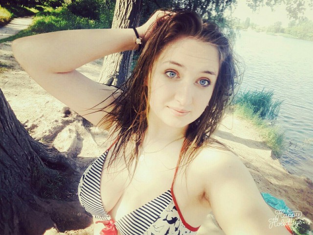Приятные девушки из сети