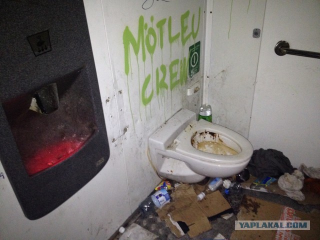 Адский туалет. Старый Арбат. Москва.