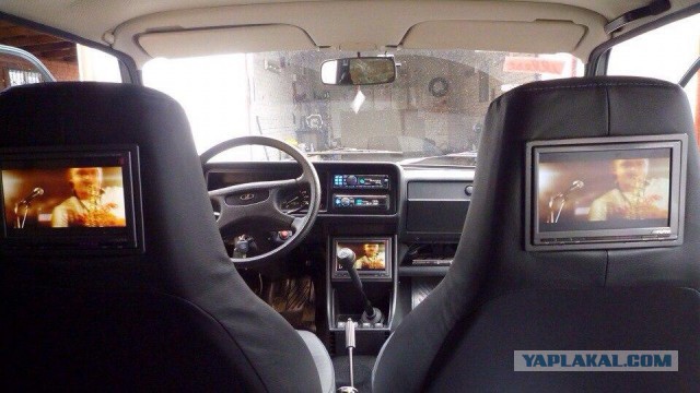 Гаражный тюнинг штатного автозвука: как делать не нужно