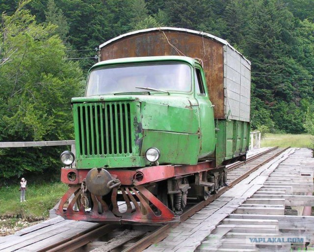 Поезд из... автобуса (12 фото)