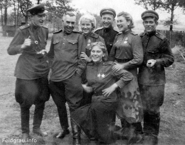 Самая забавная и необычная форма армий мира