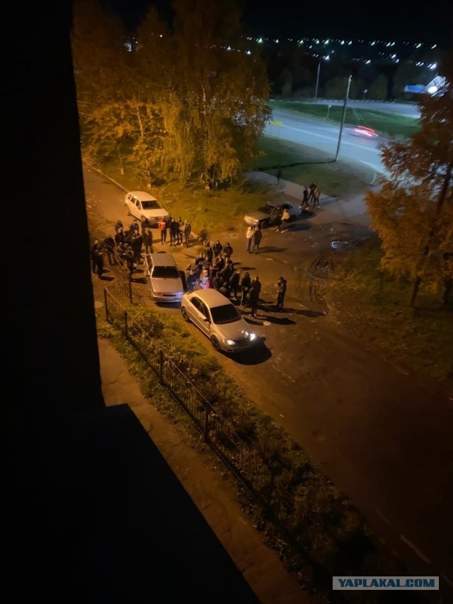 На этом видео – «посвящение» в студенты Лесопромышленного техникума под Вологдой