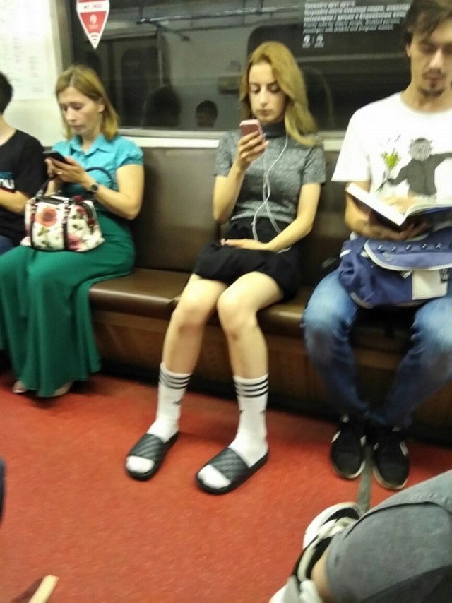 Модные и странные личности из московского метрополитена