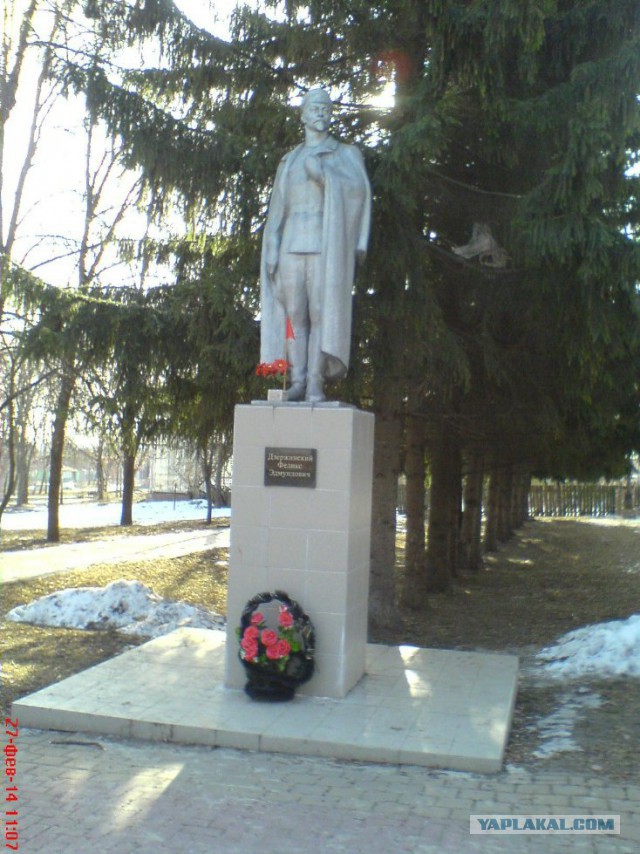 Вандализм на памятниках Воинской Славы в Днепре