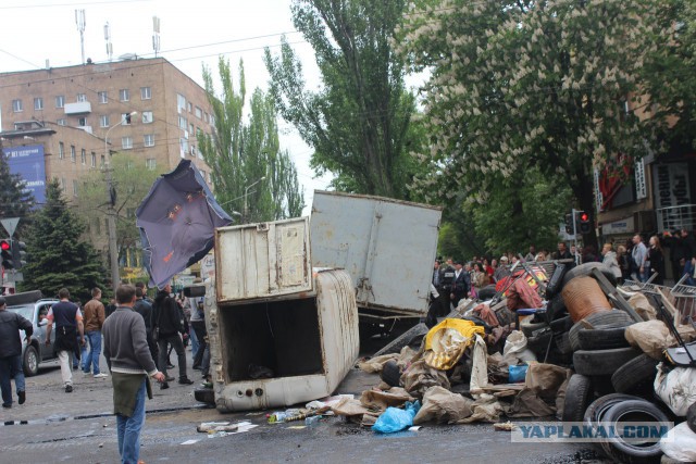 В Мариуполе стреляют! Есть раненые