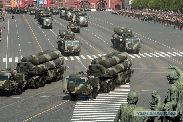 Белоруссия готова продать России Минский завод колесных тягачей