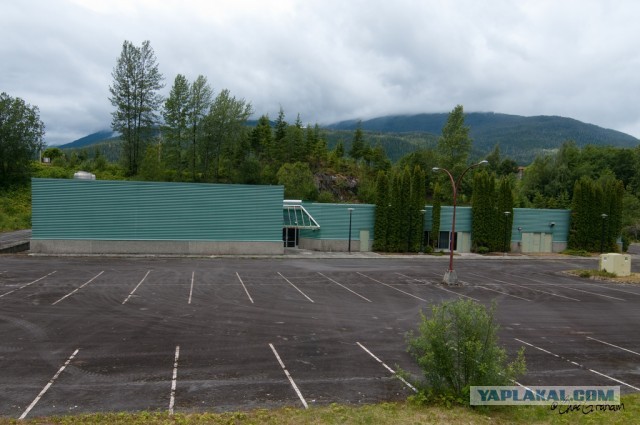 Канадский город-призрак застывший в 80-х