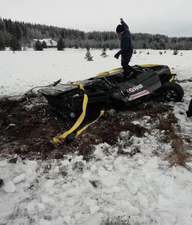 Под Петрозаводском столичные мажоры сбросили с вертолета "Гелик"