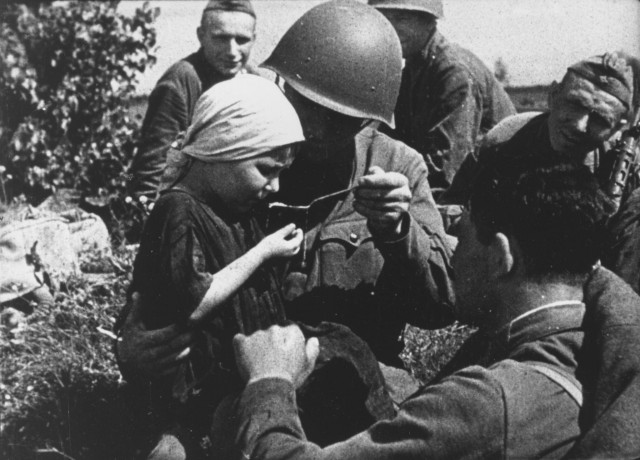 Фотографии связанных с историей Красной и Советской Армии.