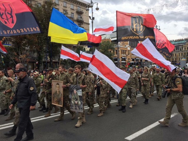 Попросил деда флаг Германии нарисовать