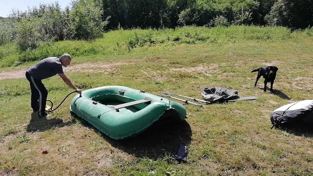 Один в лодке, не считая собаки