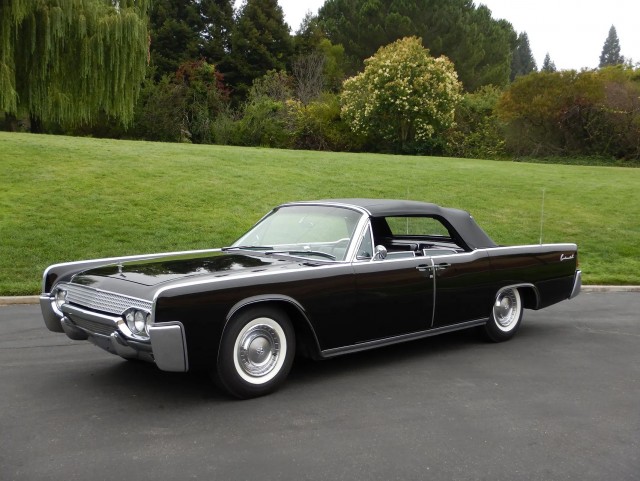 60 лет Plymouth Barracuda
