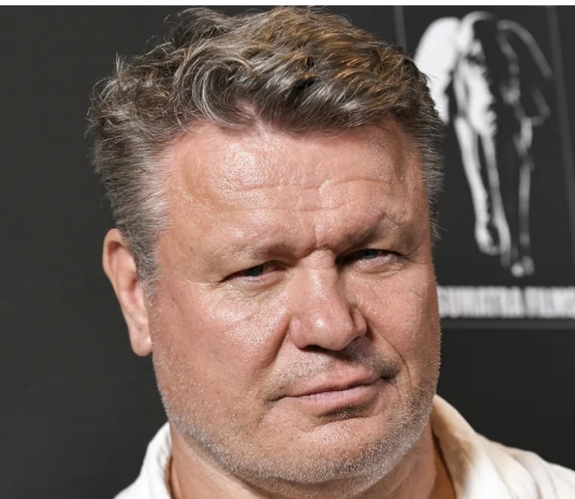 Дзюба с жизнью, что ли, решил закончить?