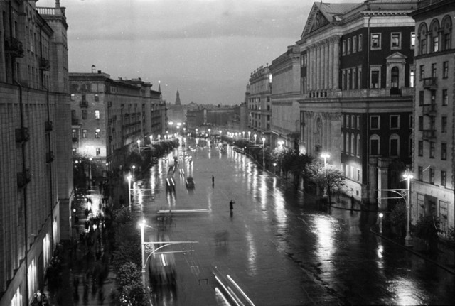 Москва и москвичи. Двадцатый век. 03.08.25