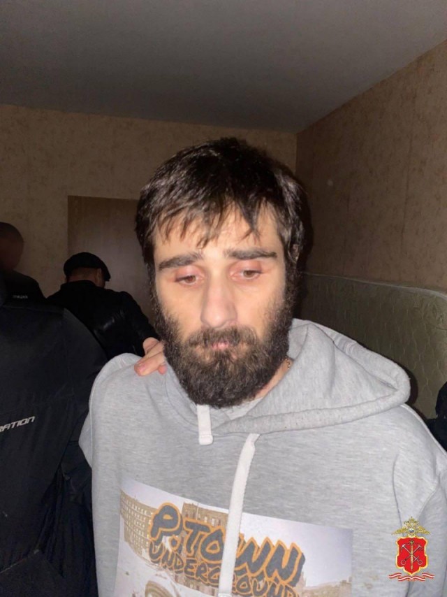 В Питере мужчина вырастил целую плантацию конопли прямо в квартире