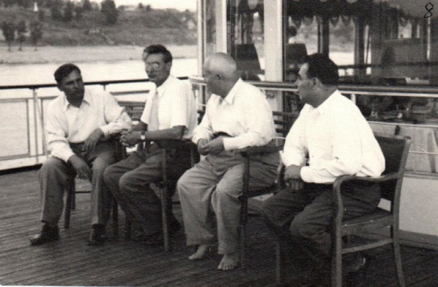 Дорогой Леонид Ильич. История жизни в фотографиях.