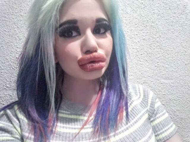 Ленка, давай фоткай быстрее, я же позирую