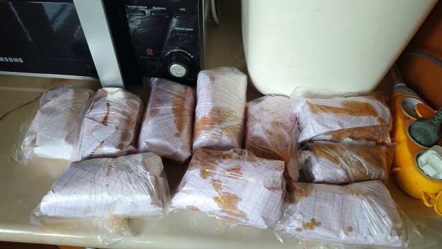 Холодает, пора нагуливать жирок. Солю сало