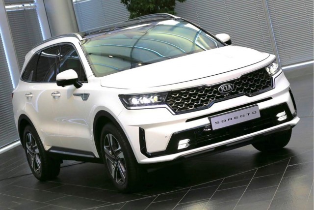 Kia Sportage в новом поколении получил замысловатый экстерьер