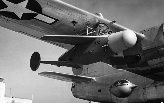 Американский карлик-камикадзе или история одного бомбового удара