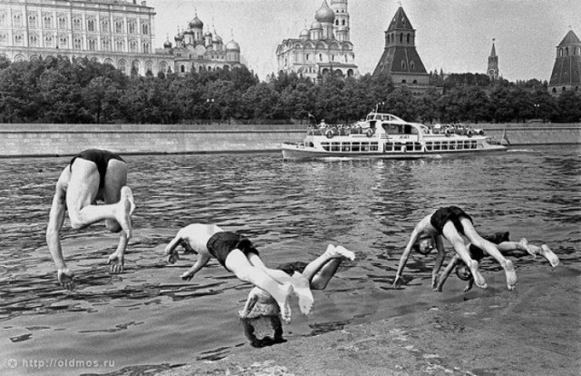 Как купались в Москве-реке