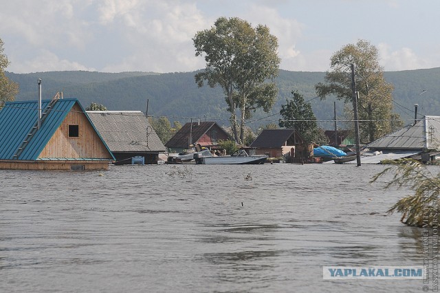Всё, вода уходит! А вместе с нею печаль, разруха..