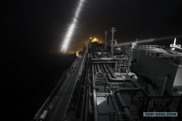 Как атомные ледоколы провели по Севморпути газовоз