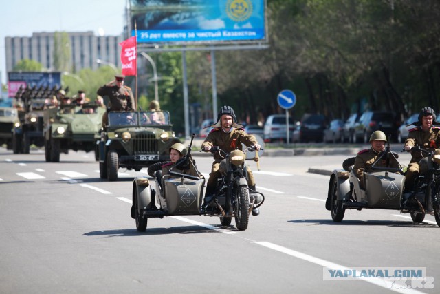 Братья-казахи зачетно 9 мая празднуют!
