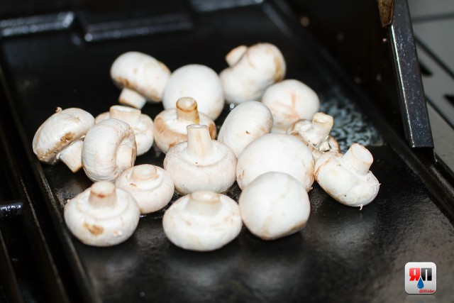 Летняя кухня. Нерка на кедре.