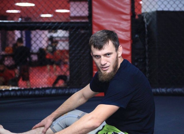 Бойца ММА из Чечни задержали с наркотиками в аэропорту Внуково.