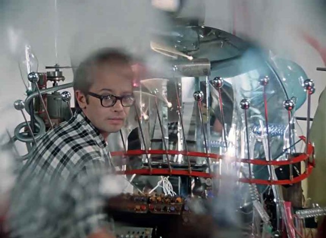 Где купить советские радиолампы и антикварные реле? Магазин «Радиотовары» в Саратове, который можно посещать как музей