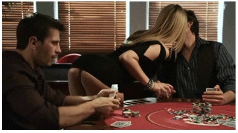 Вся суть женщины в одной гифке!