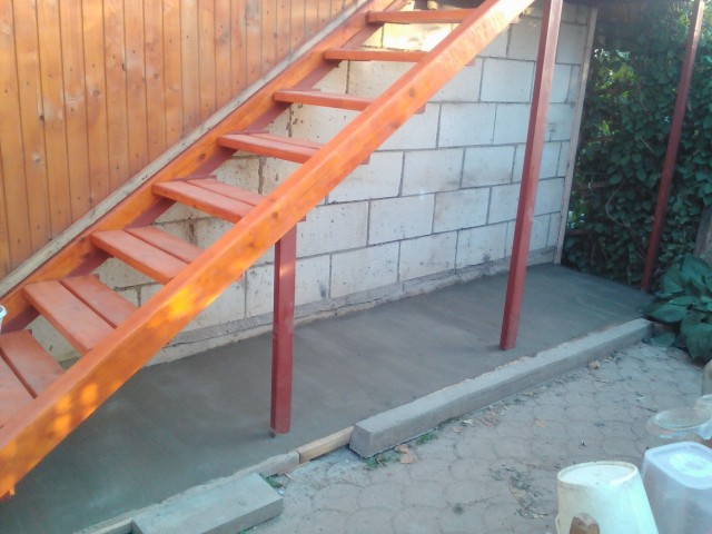 Лестницы в двухэтажном доме. Почему их надо "строить" до постройки самого дома