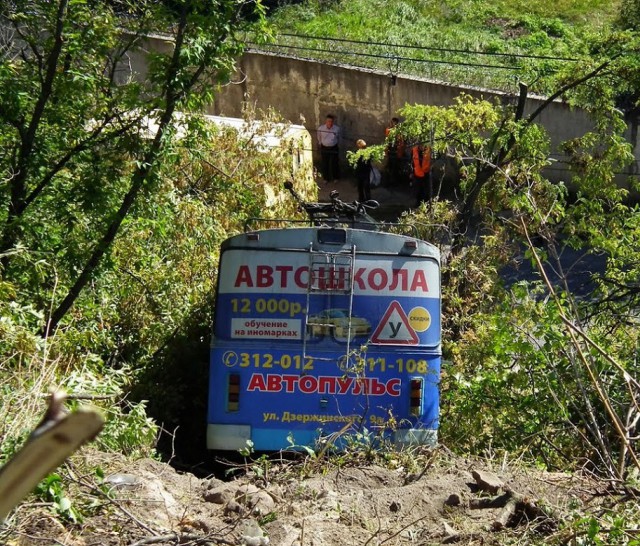 Автоюмор, смекалка, но чаще абсурд