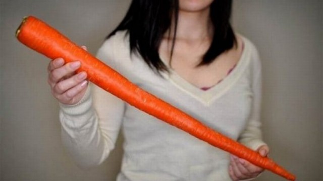 В Ульяновске 14-летнюю "маленькую мисс Россия" изнасиловали морковью на вписке