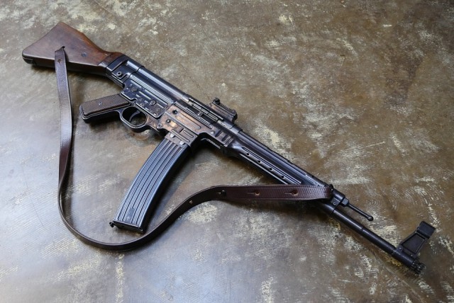 Американский обзор немецкого автомата STG-44